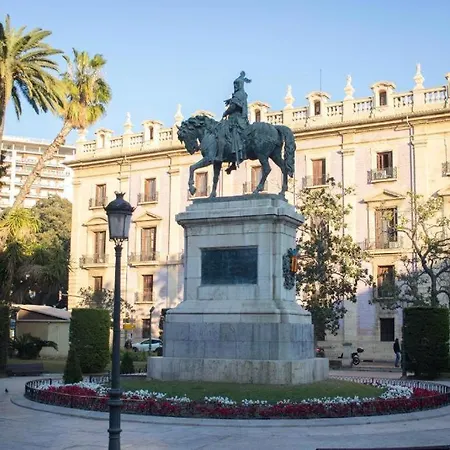 - El Magnanimo בית נופש